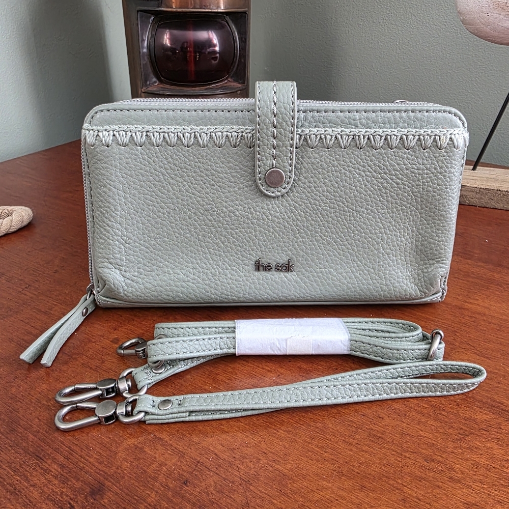 The Sak Iris Sage Green Leather Smartphone Crossbody Wallet NWOT
